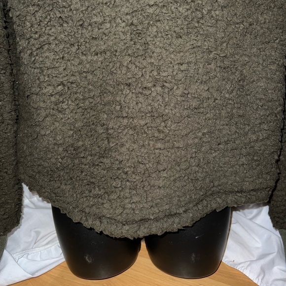 Alaskan Apparel Brand New Crop Sherpa - Picture 2 of 9